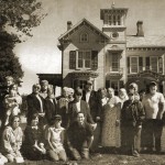 70th reunion of the Hawkins family in front of the renovated house